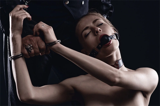 西檬之家spank的奥秘:字母圈新手如何安全享受这项实践 一